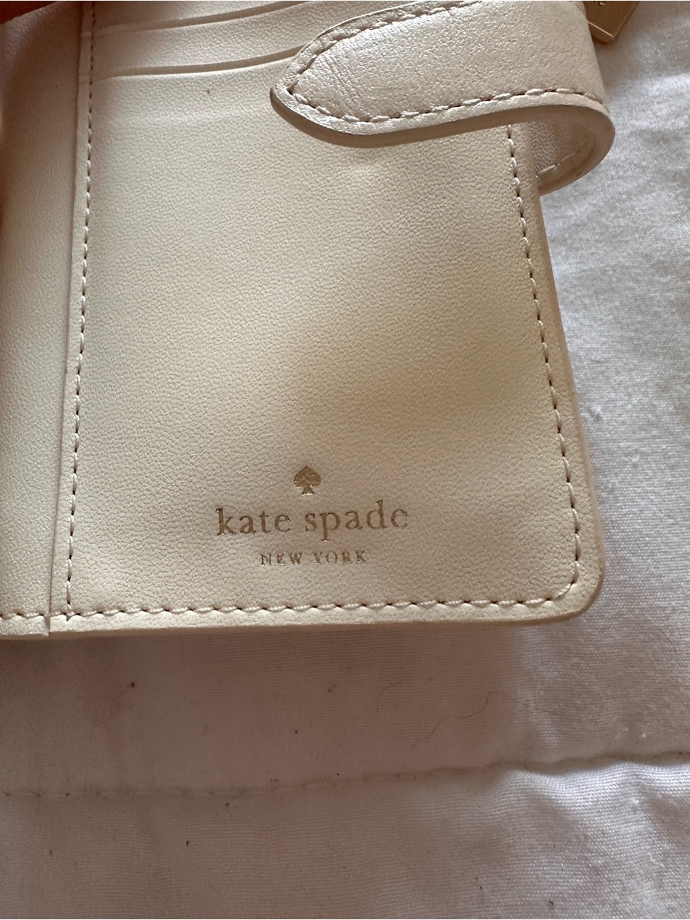 Kate Spade White Quilted Bifold Wallet - Picture 7 of 9